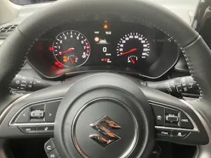 Suzuki Swift 1.2 Sakura Top Hybrid 4x4
