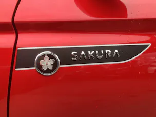 Suzuki Swift 1.2 Sakura Top Hybrid 4x4