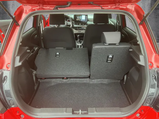 Suzuki Swift 1.2 Sakura Top Hybrid 4x4