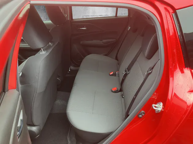 Suzuki Swift 1.2 Sakura Top Hybrid 4x4