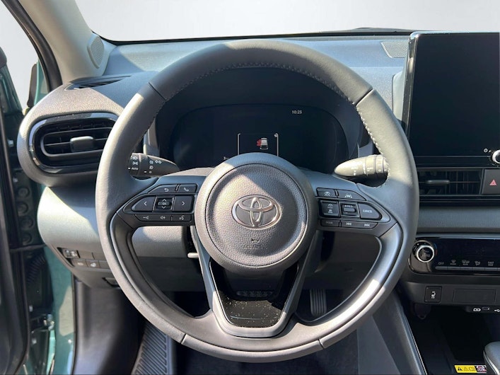 Vehicle image TOYOTA YARIS