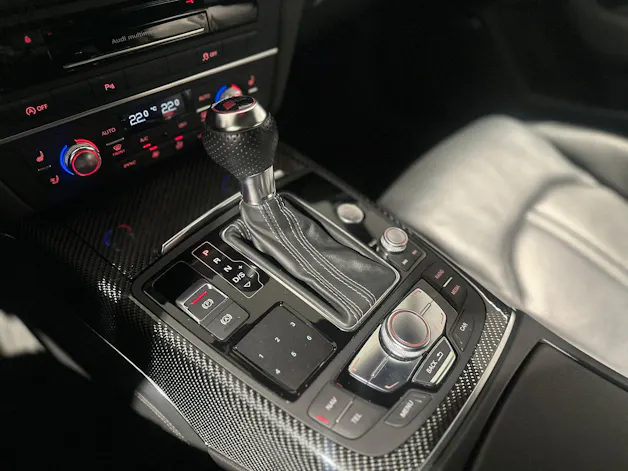 Audi RS6 Avant 4.0 V8 TFSI quattro T-Tronic