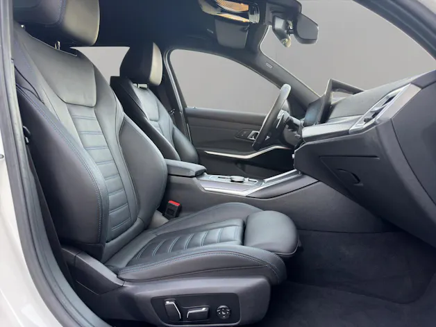 BMW 320d xDrive 48V Touring Steptronic M Sport