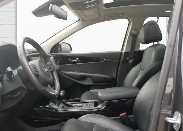 Vehicle image 4 Vehicle image 4