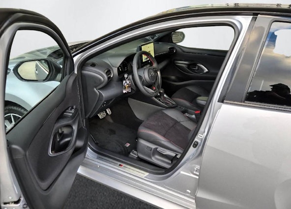 Vehicle image 5 Vehicle image 5