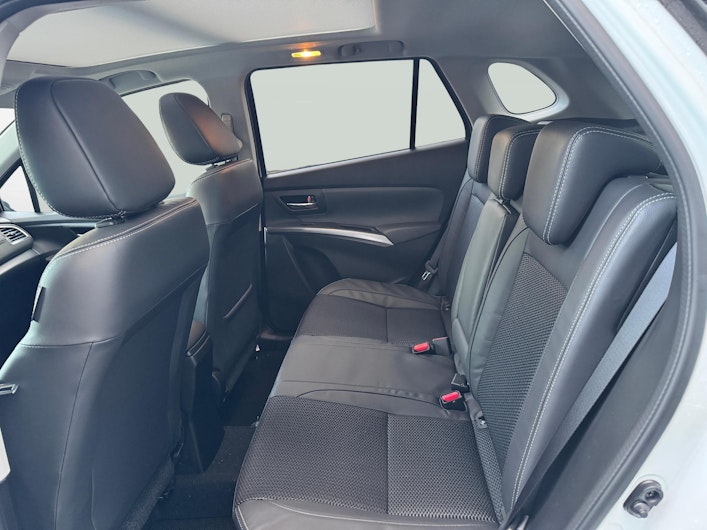 Vehicle image SUZUKI S-CROSS