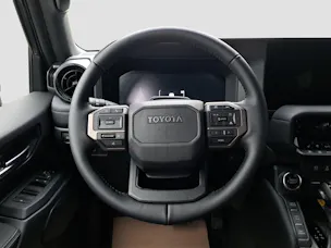 Toyota Land Cruiser 2.8 D 48V Style