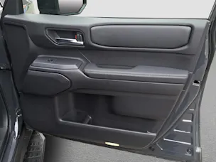 Toyota Land Cruiser 2.8 D 48V Style