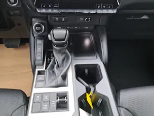 Toyota Land Cruiser 2.8 D 48V Style