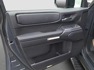 Toyota Land Cruiser 2.8 D 48V Style