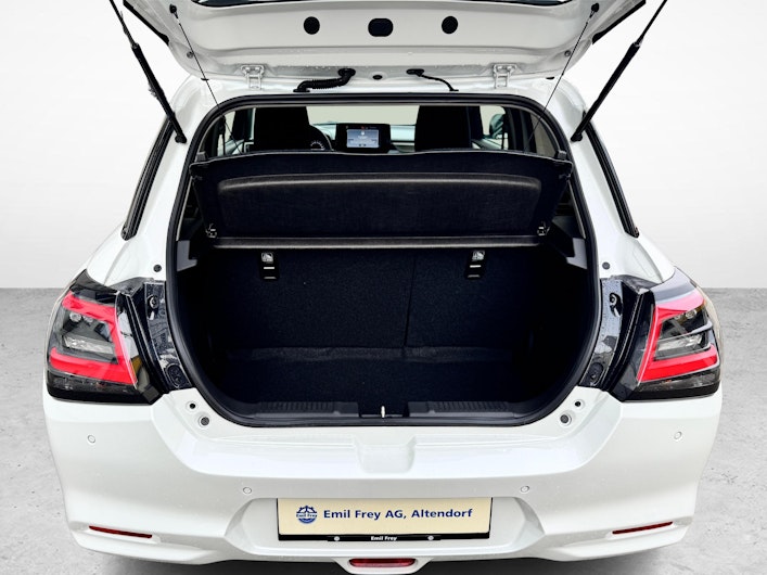 Vehicle image SUZUKI SWIFT