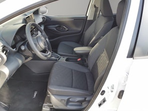 Vehicle image TOYOTA Yaris 1.5 VVT-i HSD Trend