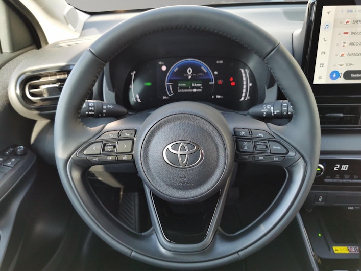Vehicle image TOYOTA YARIS