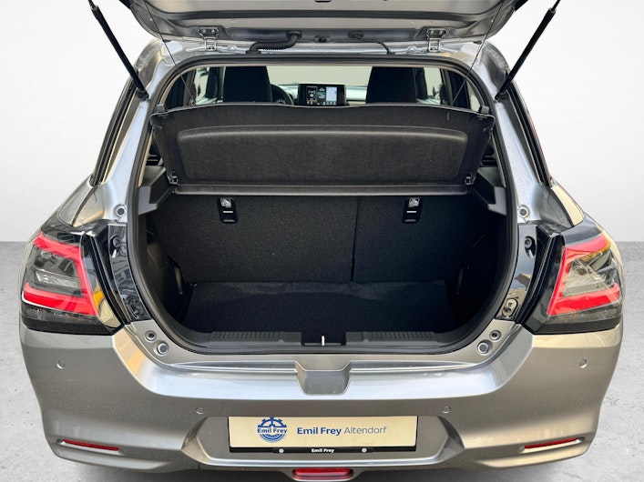 Vehicle image SUZUKI SWIFT