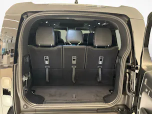Land Rover Defender 130 3.0 D I6 350 X-Dynamic HSE