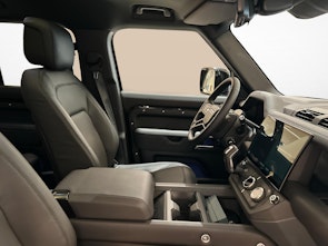 Vehicle image LAND ROVER Defender 130 3.0 D I6 350 X-Dynamic HSE