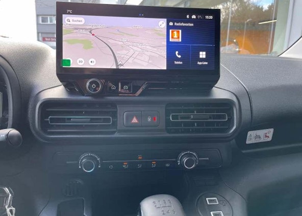 Vehicle image 8 Vehicle image 8