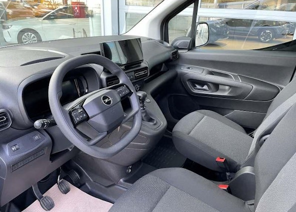 Vehicle image 5 Vehicle image 5