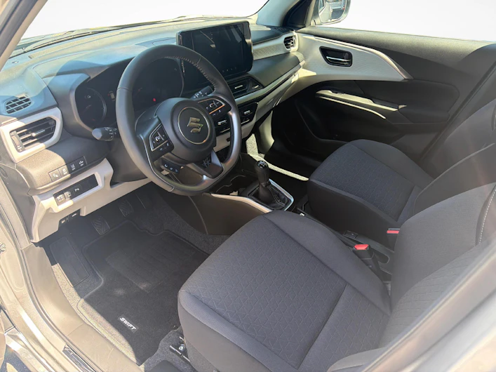 Fahrzeugbild SUZUKI SWIFT