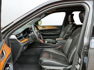 Jeep 5.7 HEMI V8 Summit Reserve