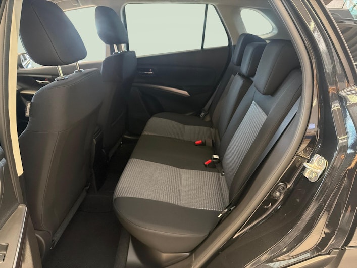 Vehicle image SUZUKI S-CROSS