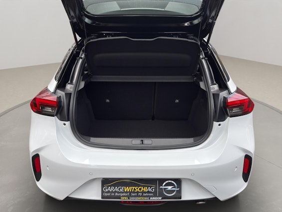 Vehicle image 17 Vehicle image 17