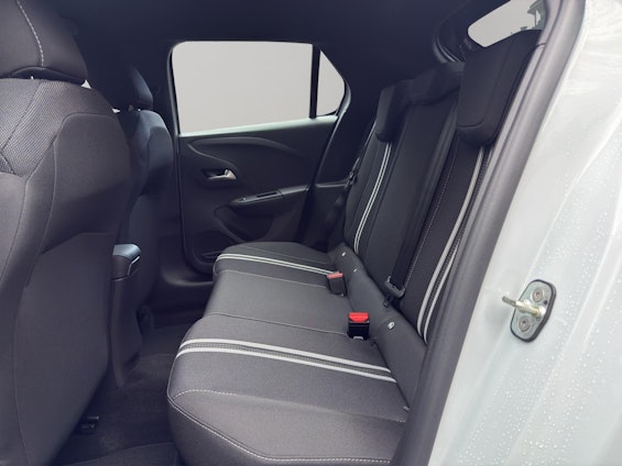 Vehicle image 16 Vehicle image 16