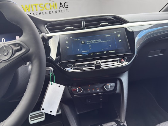 Vehicle image 19 Vehicle image 19