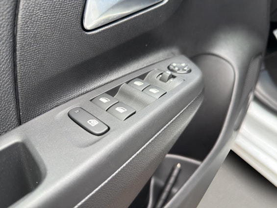 Vehicle image 15 Vehicle image 15