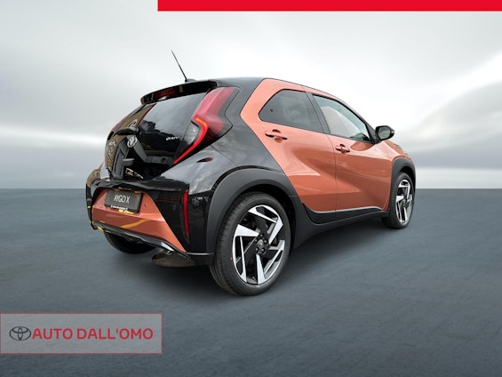 Vehicle image 4 Vehicle image 4