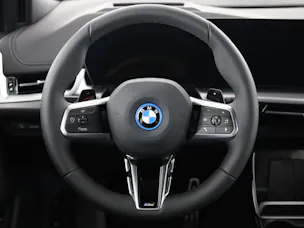 BMW 230e xDrive paddles Active Tourer