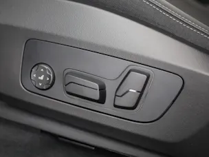 BMW 230e xDrive paddles Active Tourer