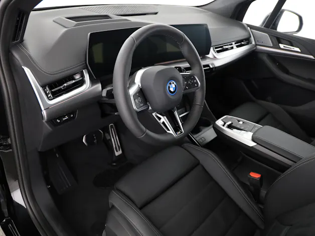 BMW 230e xDrive paddles Active Tourer