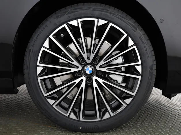 BMW 230e xDrive paddles Active Tourer