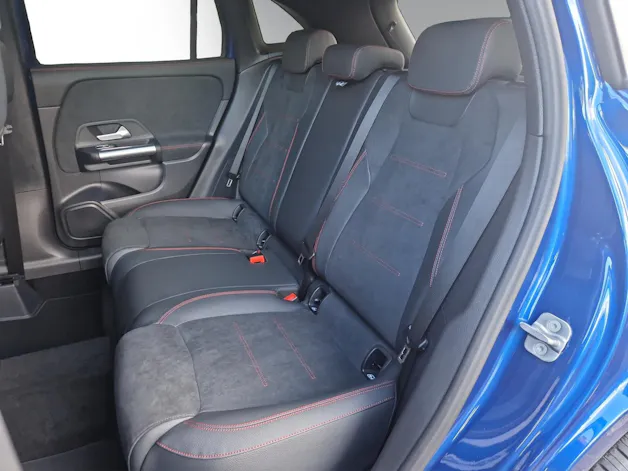 Mercedes-Benz GLA 200 Night Star 7G-D