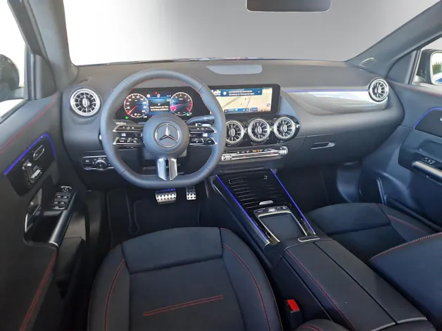 Mercedes-Benz GLA 200 Night Star 7G-D