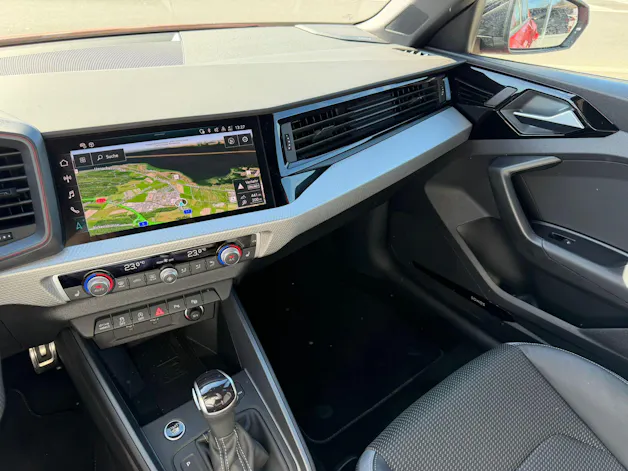 Audi NaviPLUS/SONOS Soundsystem/ 5Y Audi Sport Radsatz 18Zoll/ACC/ 2 Zone Klima