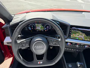 Audi NaviPLUS/SONOS Soundsystem/ 5Y Audi Sport Radsatz 18Zoll/ACC/ 2 Zone Klima