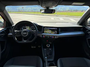 Audi NaviPLUS/SONOS Soundsystem/ 5Y Audi Sport Radsatz 18Zoll/ACC/ 2 Zone Klima