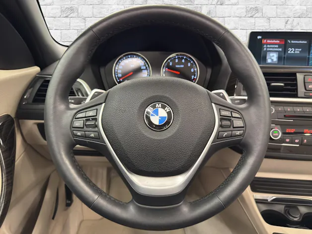 BMW 220i Luxury Line