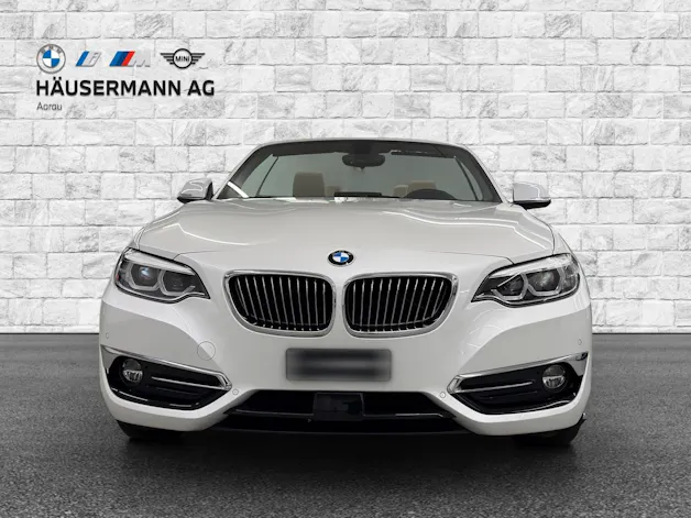BMW 220i Luxury Line