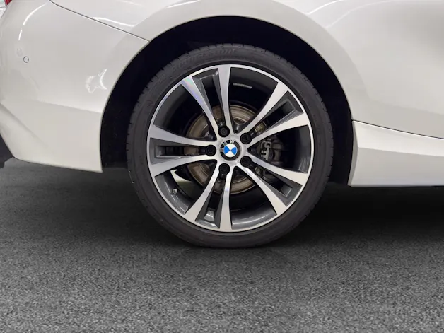 BMW 220i Luxury Line