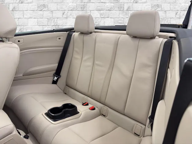BMW 220i Luxury Line