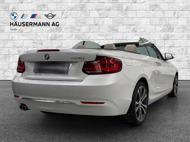 BMW 220i Luxury Line