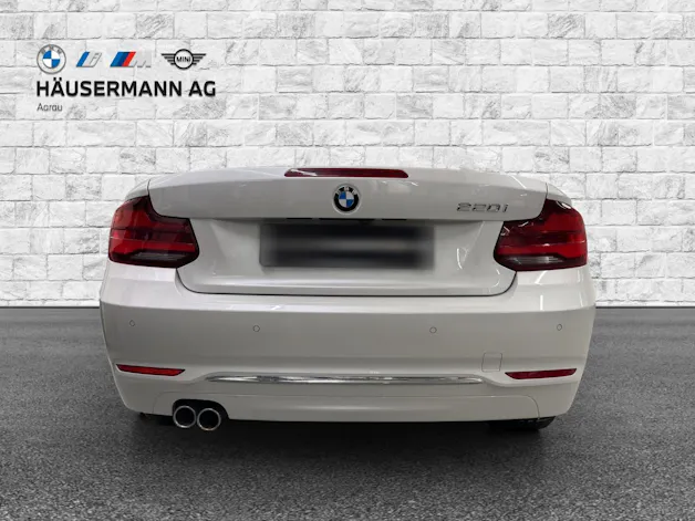 BMW 220i Luxury Line