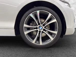 BMW 220i Luxury Line