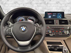 BMW 220i Luxury Line
