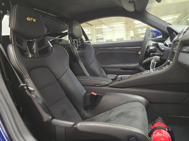 Porsche 718 Cayman GT4