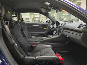 Porsche 718 Cayman GT4
