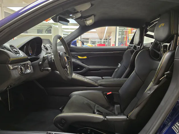 Porsche 718 Cayman GT4